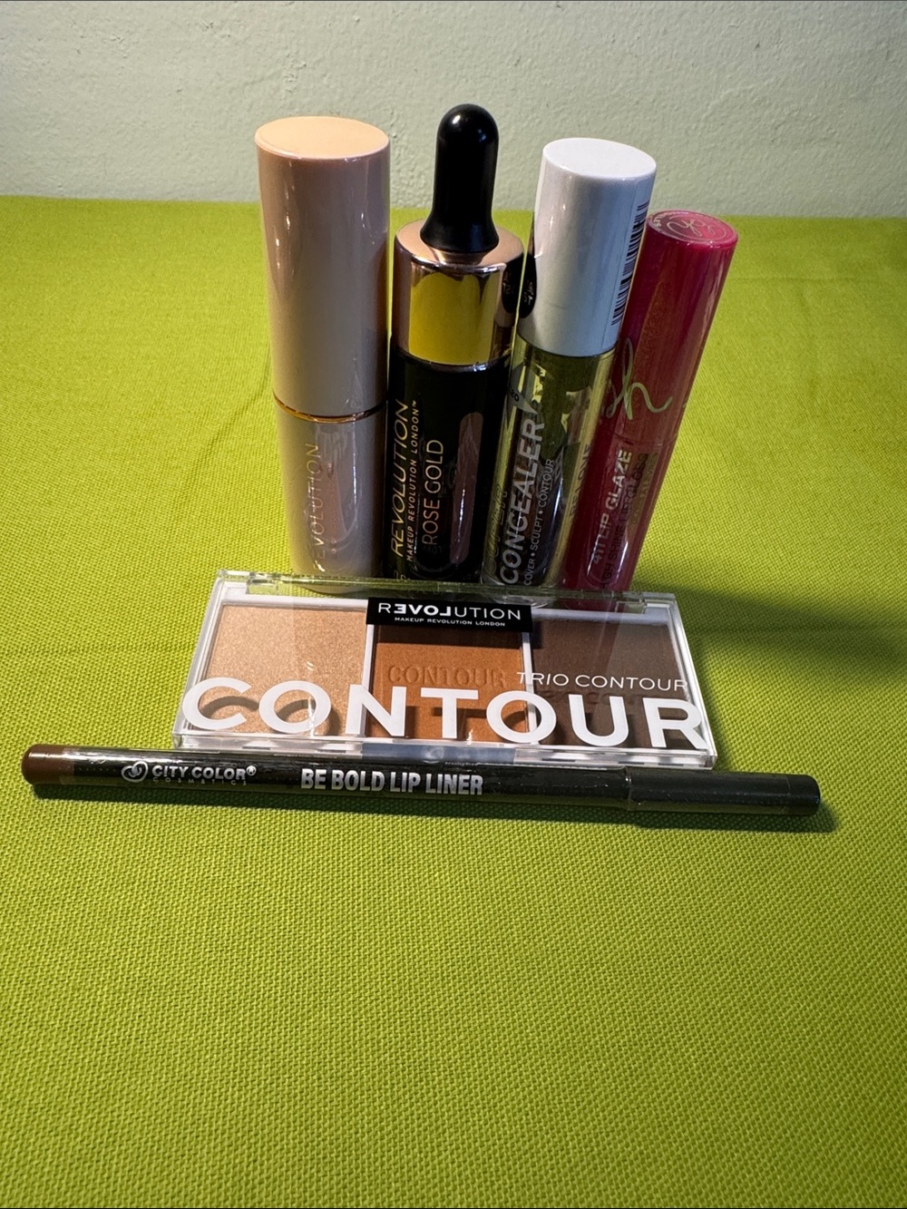 Bundle of 6 Makeup